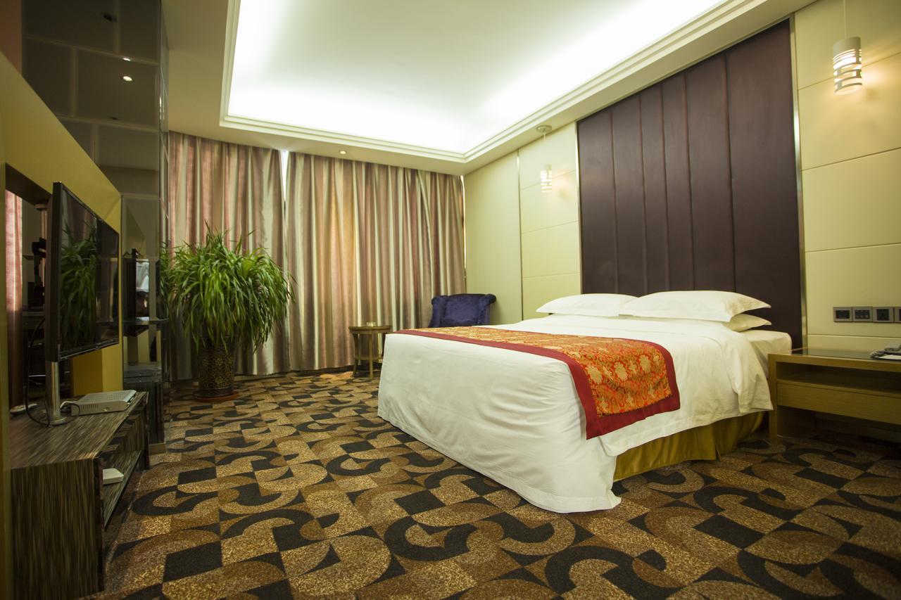 Fuke Jirui Hotel Urumqi Exterior foto