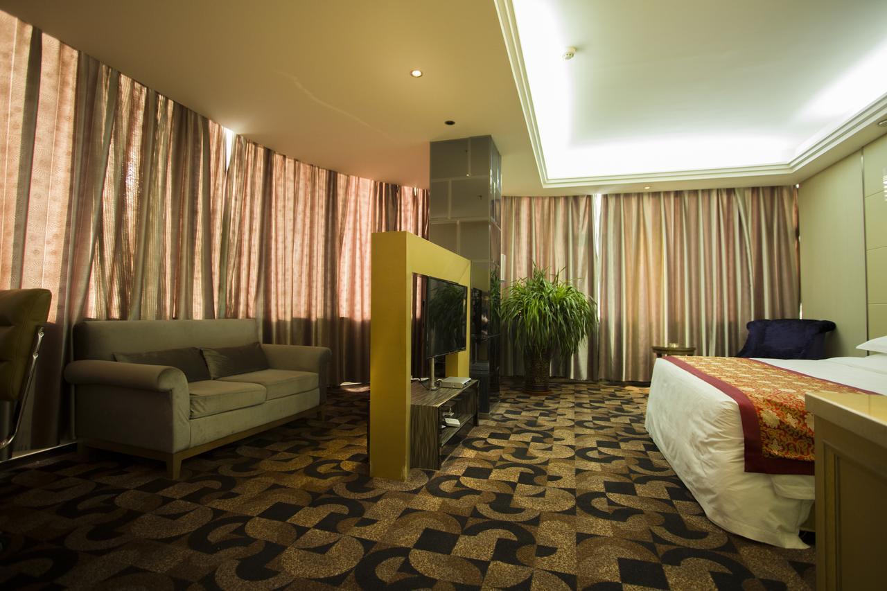 Fuke Jirui Hotel Urumqi Exterior foto
